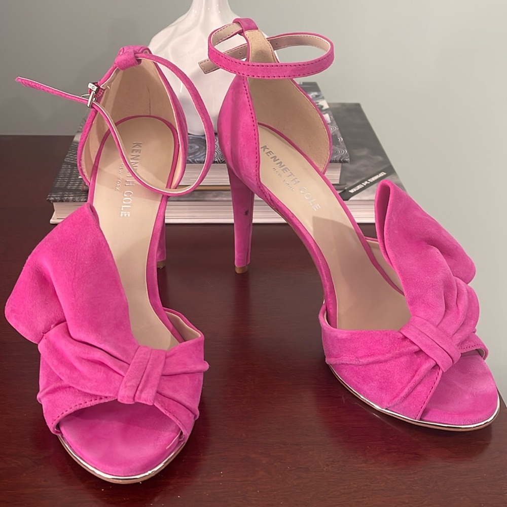 Kenneth Cole fuchsia heeled sandal. 7.5